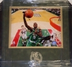 Kevin Garnett-Autographed 8x10(Boston Celtics)