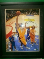 Kobe Bryant Autographed 16x20 (Los Angeles Lakers)