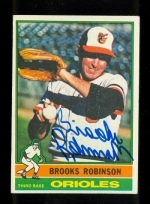 Brooks Robinson Autographed Card (Baltimore Orioles)